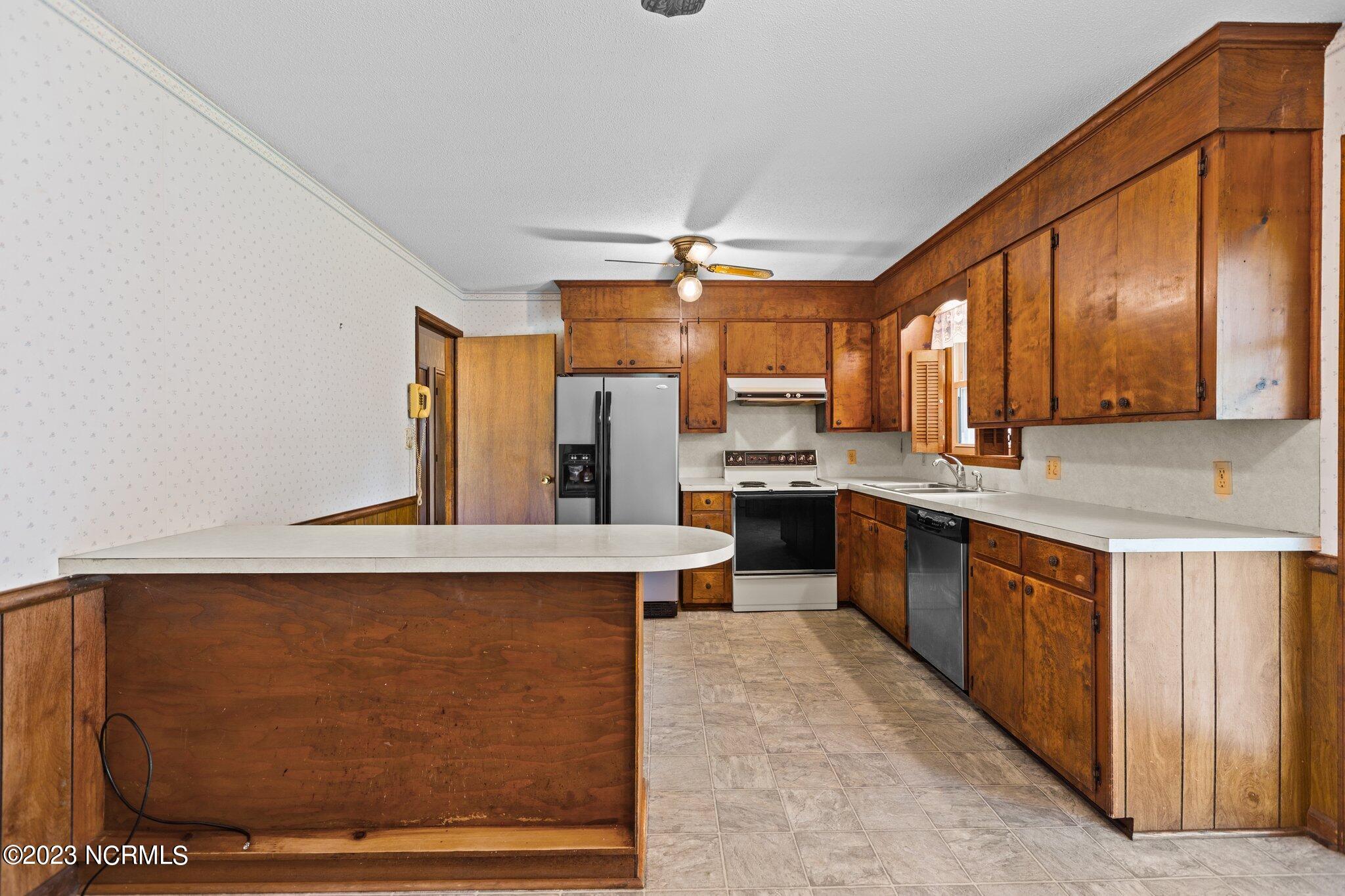 308 Mansfield Road Washington, NC 27889 - Photo 12 of 43 13-web-or-mls-IMGL2131