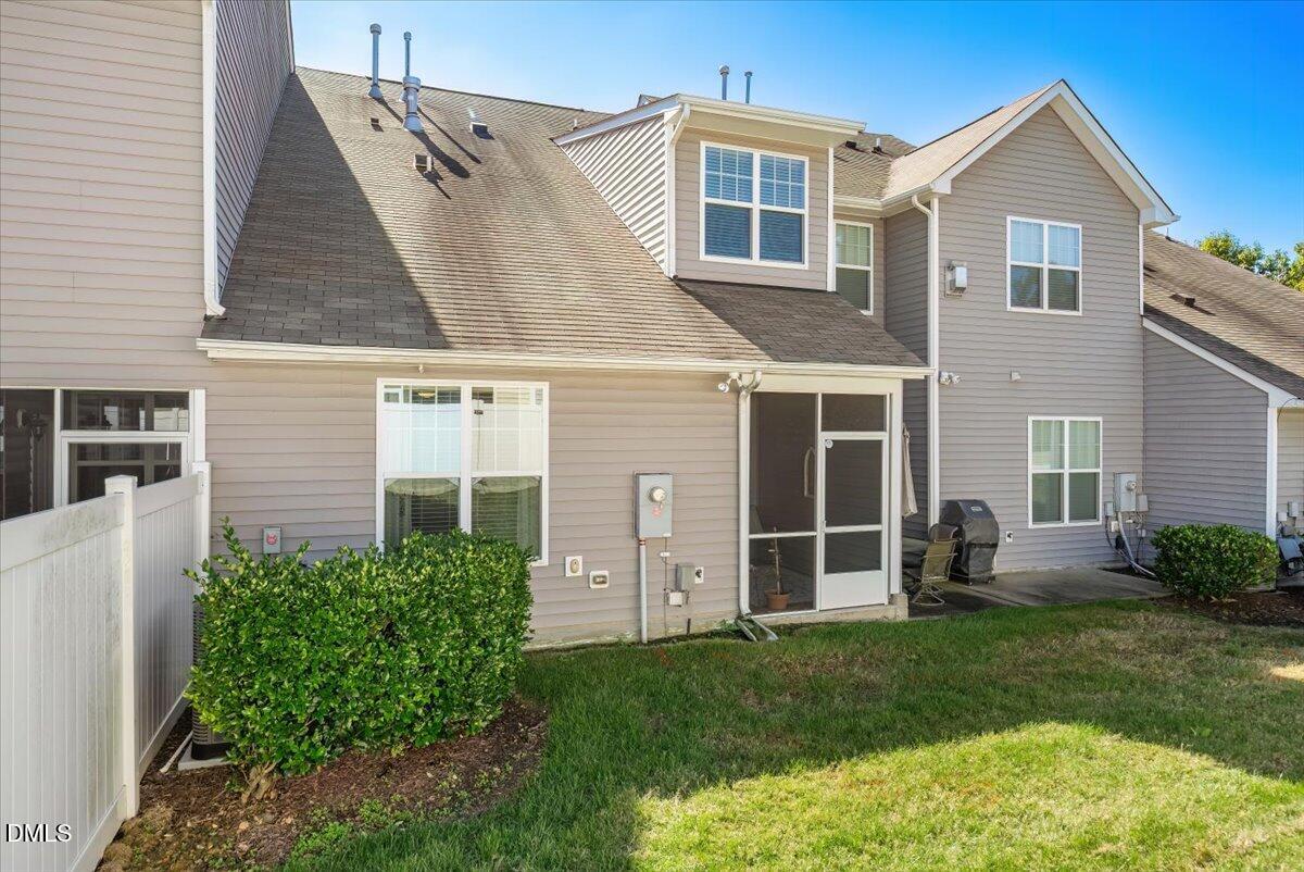 7328 Caversham Way Raleigh, NC 27617 - Photo 31 of 35 36-bEXT_011