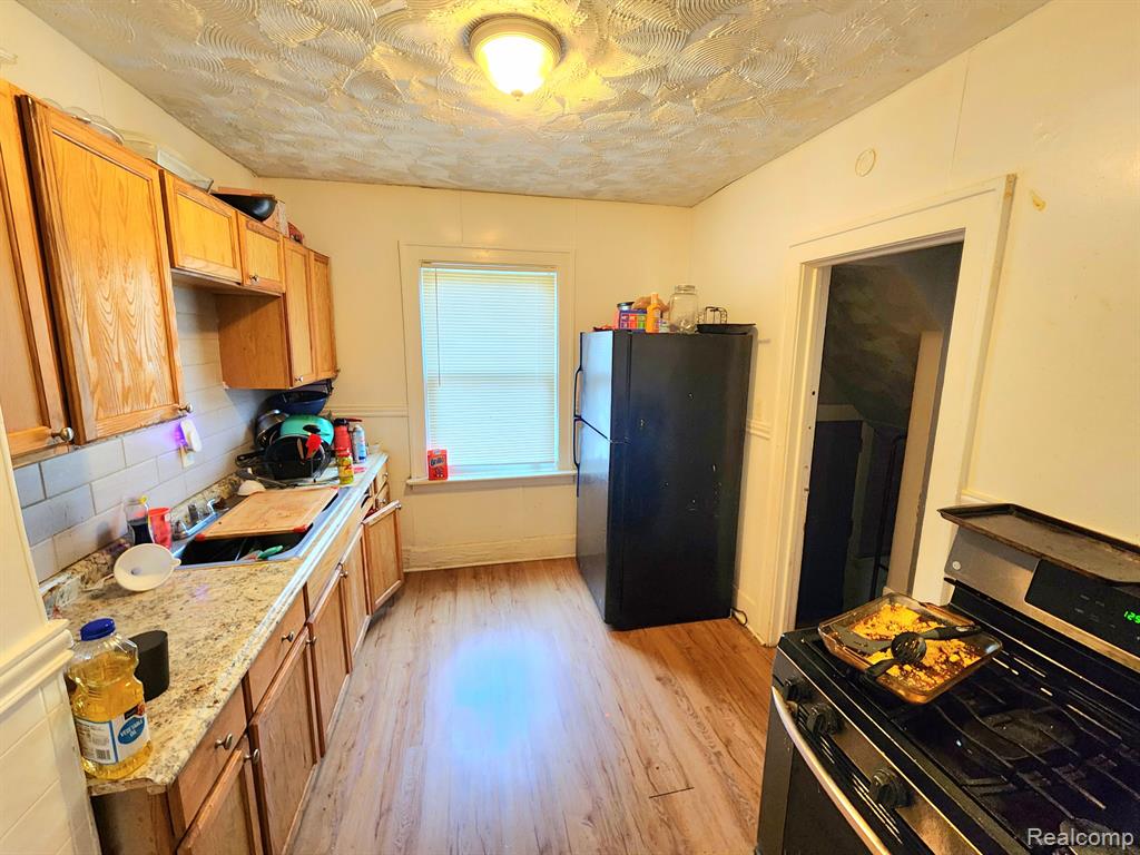 20117 Santa Rosa Drive Detroit, MI 48221 - Photo 4 of 28