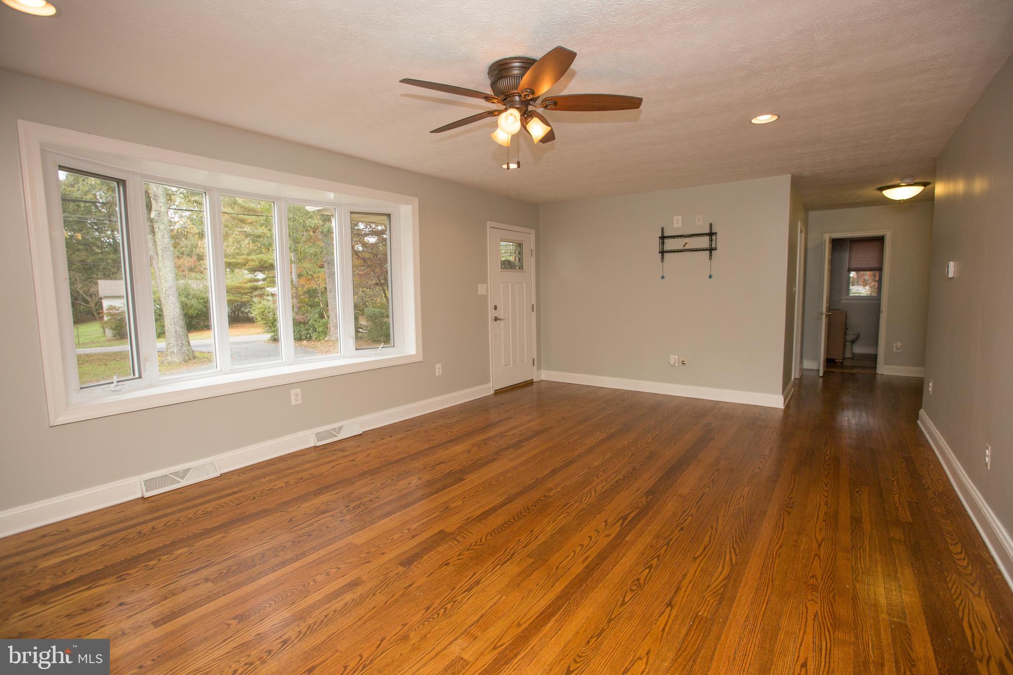 44441 Clarkes Landing Road Hollywood, MD 20636 - Photo 10 of 37 Living Room