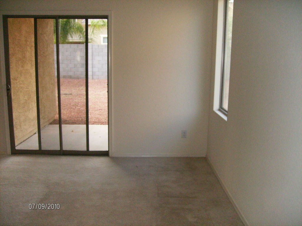 1294 East Walnut Road Gilbert, AZ 85298 - Photo 11 of 20 1294 E Walnut Rd (17)