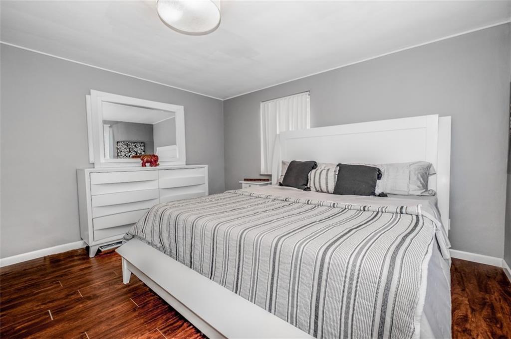 9 Robinhood Road Pittsburgh, PA 15220 - Photo 5 of 24 Gallery Image 5