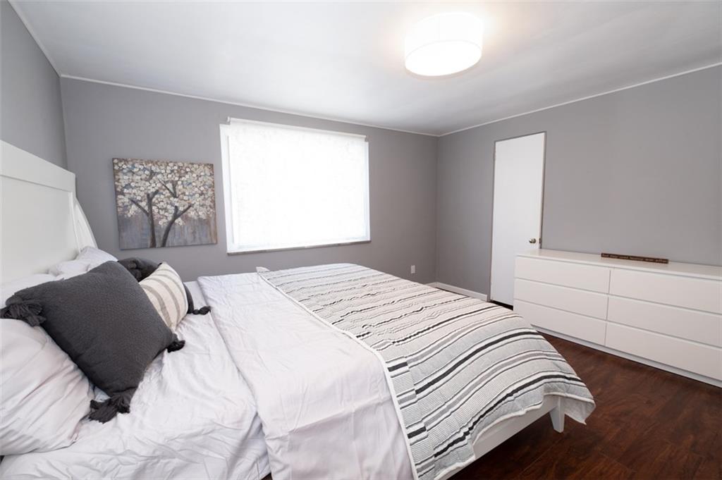 9 Robinhood Road Pittsburgh, PA 15220 - Photo 6 of 24 Gallery Image 6