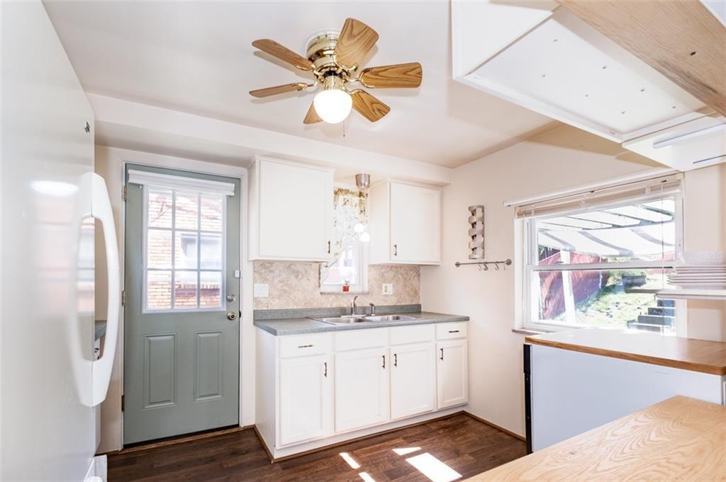 9 Robinhood Road Pittsburgh, PA 15220 - Photo 10 of 24 Gallery Image 10