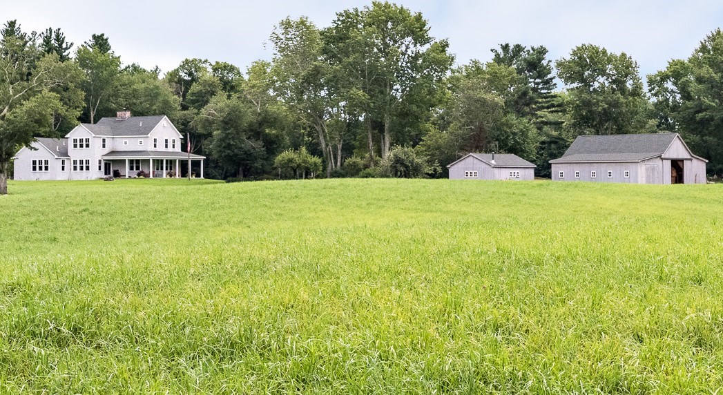 459 Log Road Smithfield, RI 02917 - Photo 4 of 40