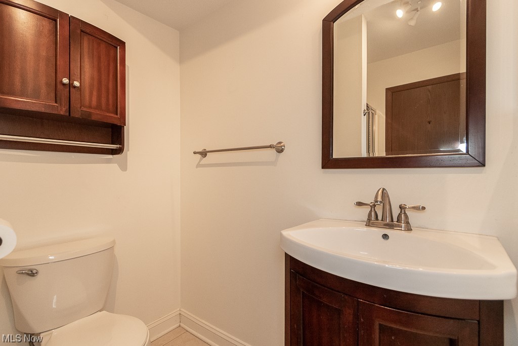 16565 Wren Road, Unit F Chagrin Falls, OH 44023 - Photo 8 of 15 Gallery Image 8