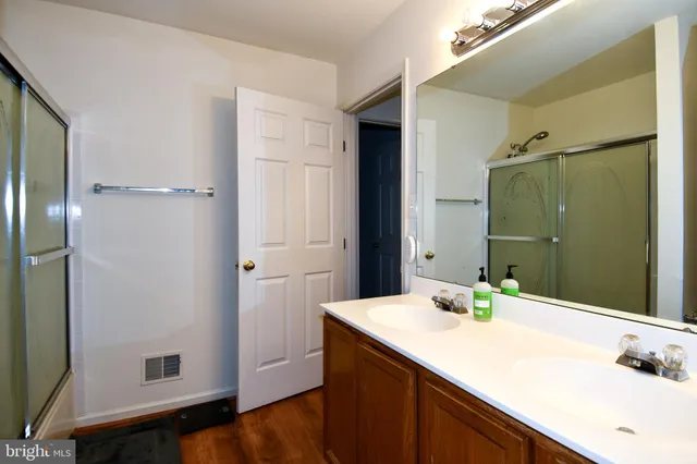 $2,600 | 6410 Andrew Matthew Terrace, Springfield, VA 22150