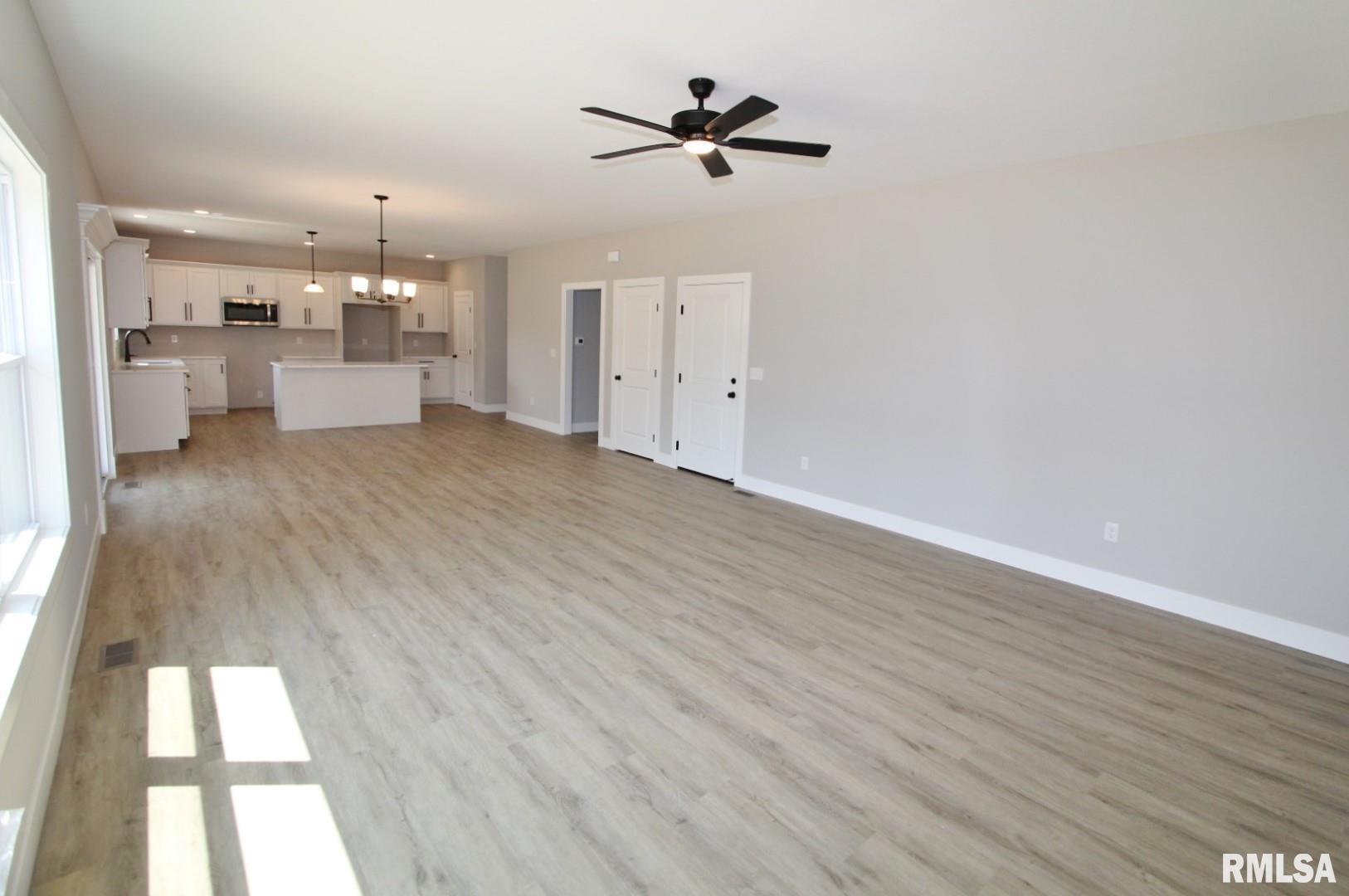 106 Samuel Court Washington, IL 61571 - Photo 4 of 57