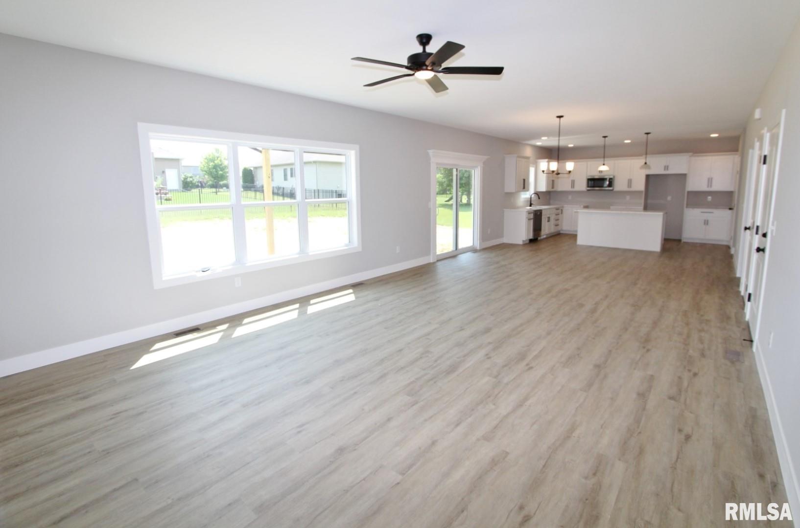 106 Samuel Court Washington, IL 61571 - Photo 5 of 57