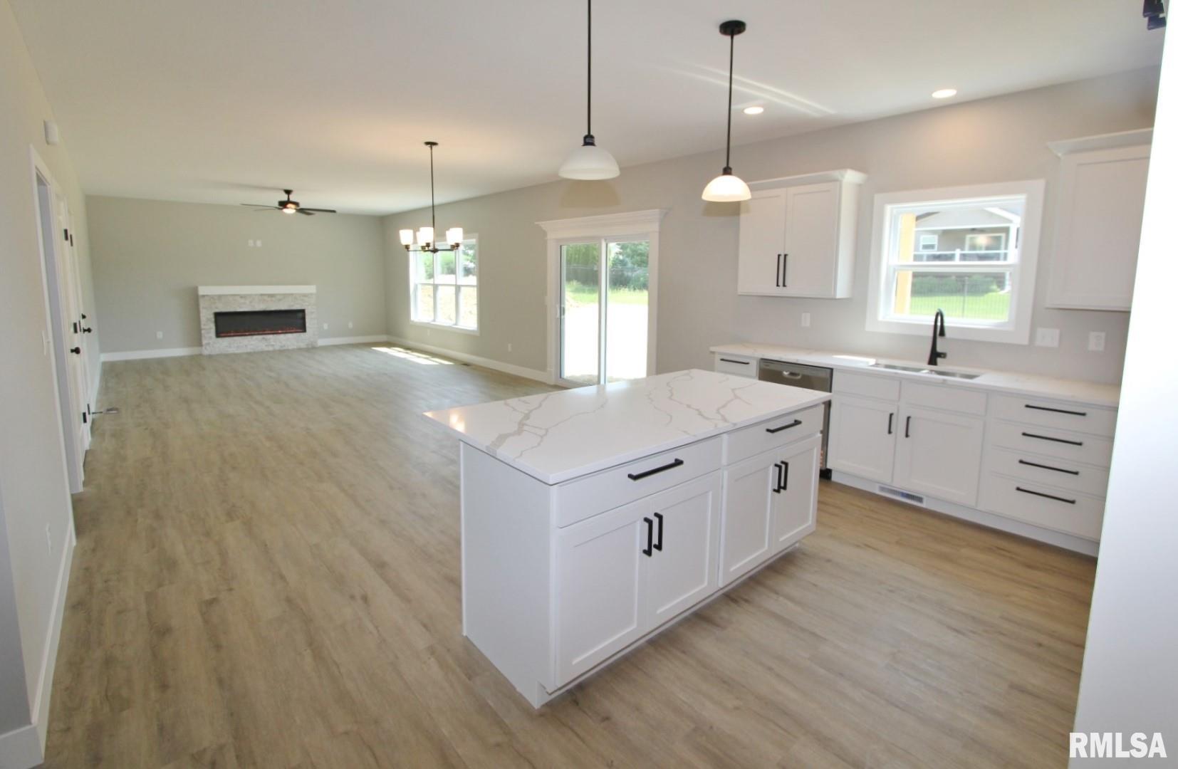 106 Samuel Court Washington, IL 61571 - Photo 8 of 57