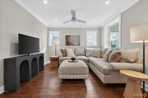 $874,900 | 727 Marshall Avenue, St. Louis, MO 63119