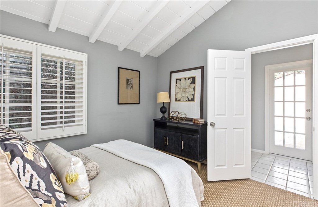 2521 Crestview Drive Newport Beach, CA 92663 - Photo 14 of 45