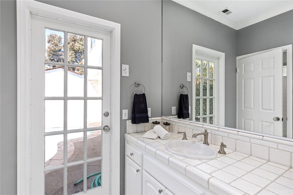 2521 Crestview Drive Newport Beach, CA 92663 - Photo 15 of 45