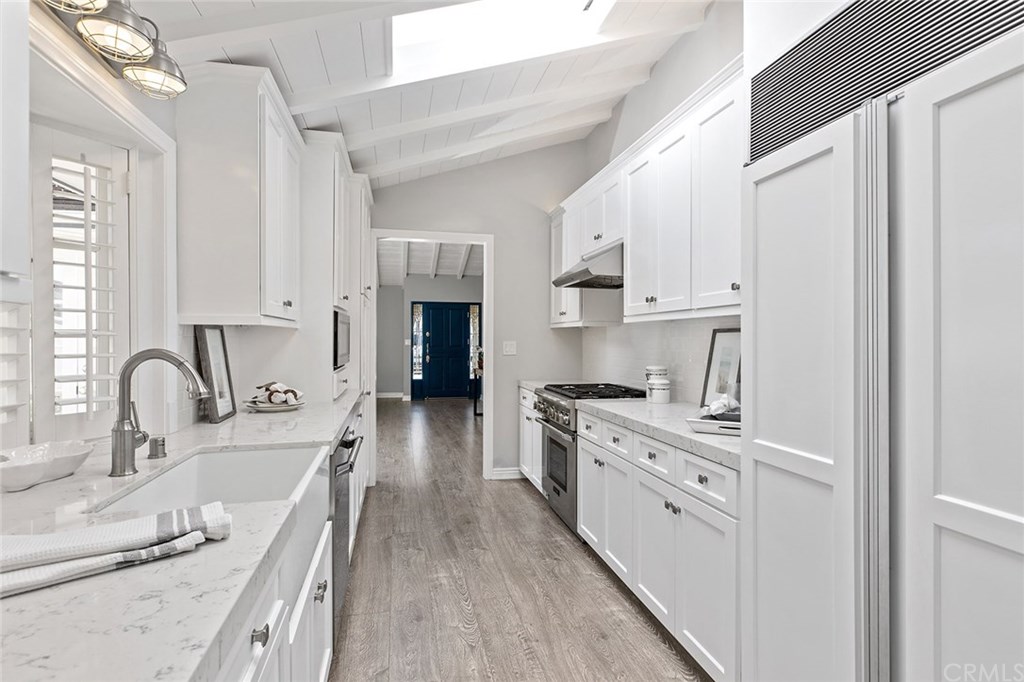 2521 Crestview Drive Newport Beach, CA 92663 - Photo 18 of 45