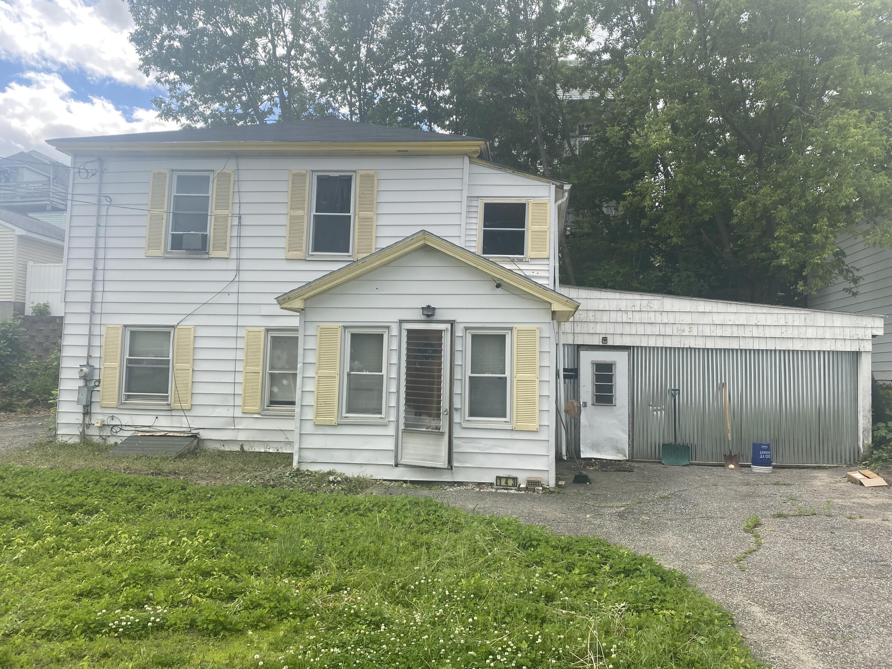 143 Howe Street Lewiston, ME 04240 - Photo 1 of 8 143Howepicfront