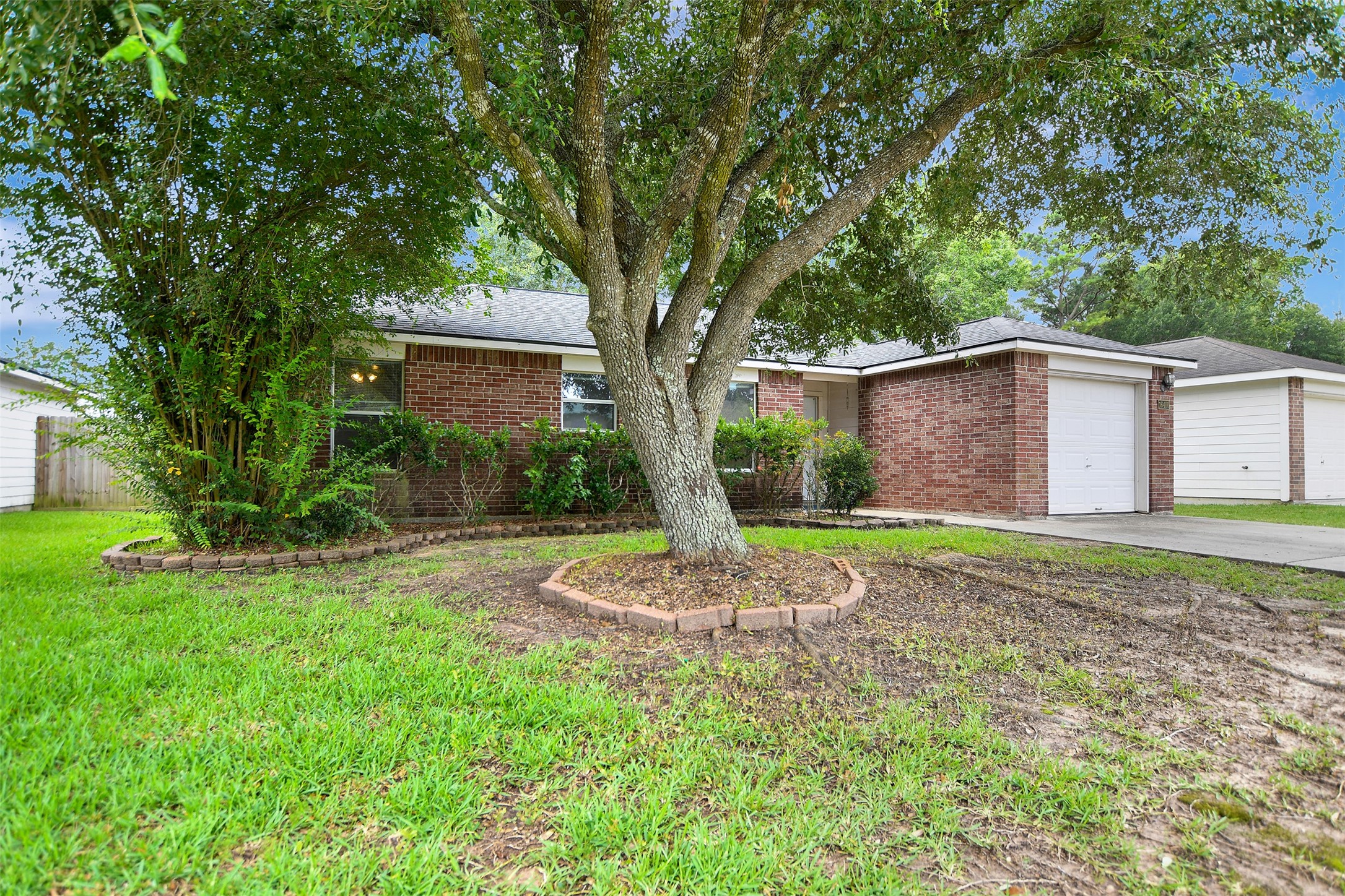16400 Many Trees Lane Conroe, TX 77302 - Photo 4 of 36