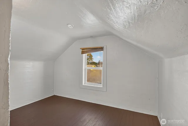 a view of kitchen with washer and dryer