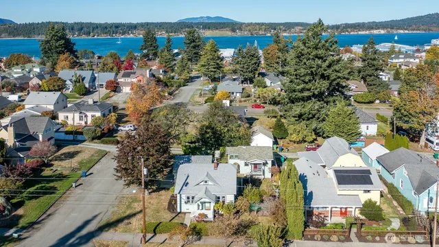 $649,000 | 1520-1518 10th Street, Anacortes, WA 98221