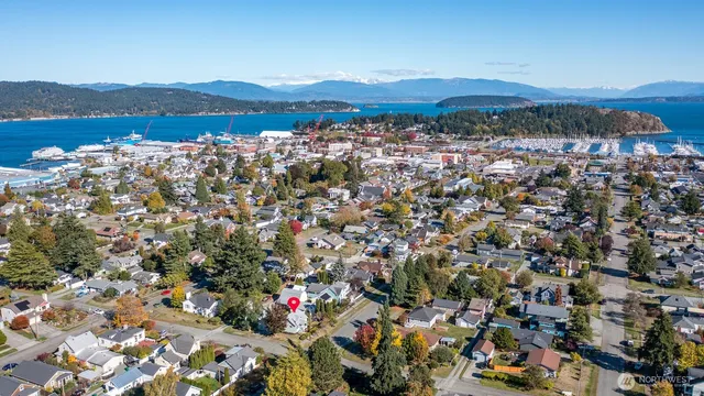 $649,000 | 1520-1518 10th Street, Anacortes, WA 98221