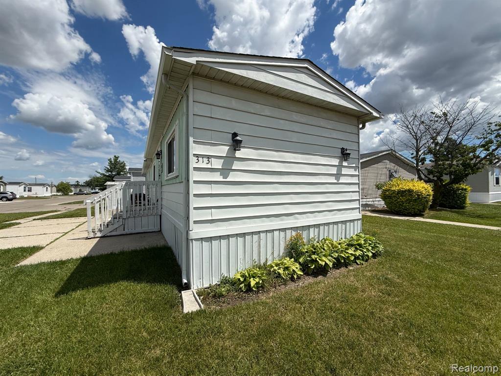 313 Huntington, Unit 11 Newport, MI 48166 - Photo 13 of 16