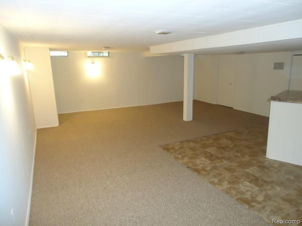 25918 Branchaster Road Farmington Hills, MI 48336 - Photo 29 of 36