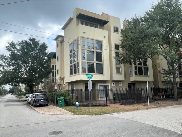 $4,500 | 332 Asbury Street, Houston, TX 77007