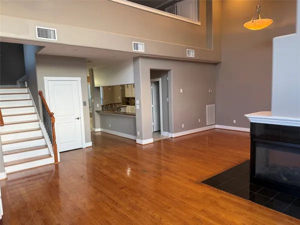 $4,500 | 332 Asbury Street, Houston, TX 77007