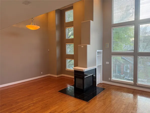 $4,500 | 332 Asbury Street, Houston, TX 77007