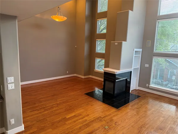 $4,500 | 332 Asbury Street, Houston, TX 77007