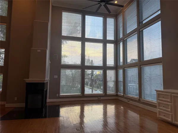 $4,500 | 332 Asbury Street, Houston, TX 77007