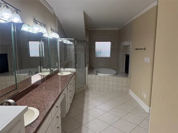 $4,500 | 332 Asbury Street, Houston, TX 77007