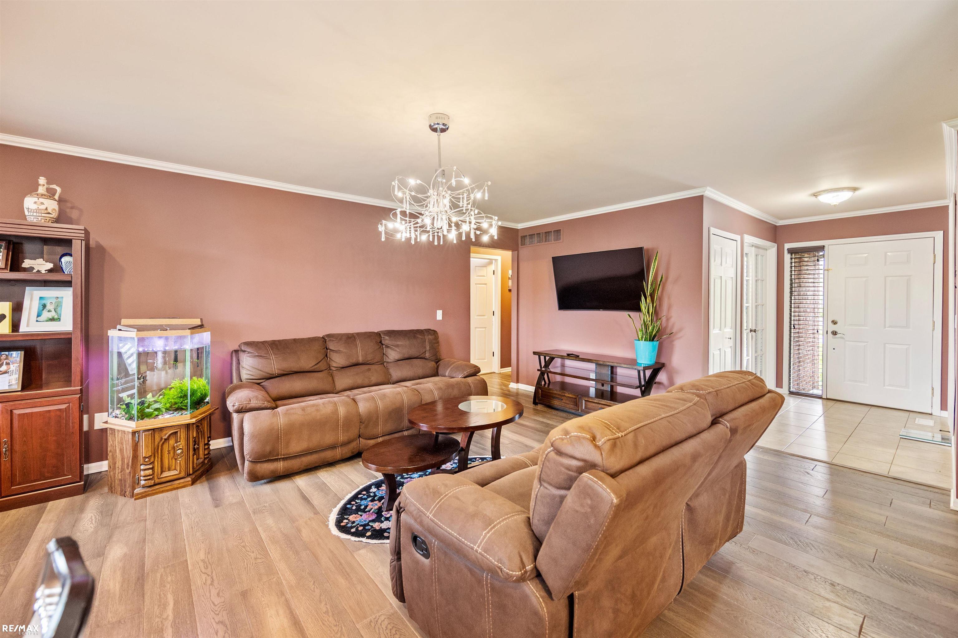 2823 Harrison Avenue Rochester, MI 48307 - Photo 7 of 30 50107497-6.JPG