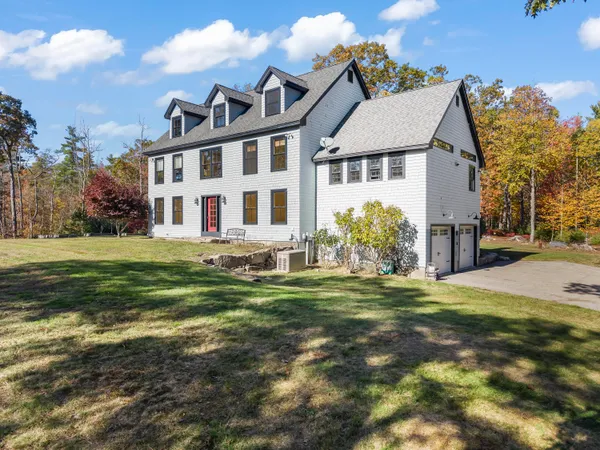 $1,150,000 | 3 Bhoireann Lane, York, ME 03909