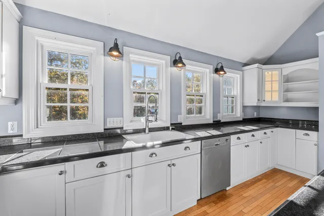 $1,200,000 | 3 Bhoireann Lane, York, ME 03909