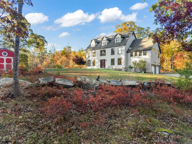 $1,200,000 | 3 Bhoireann Lane, York, ME 03909