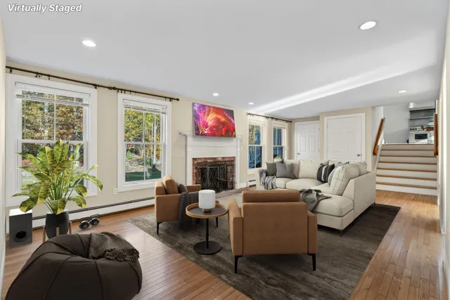 $1,200,000 | 3 Bhoireann Lane, York, ME 03909