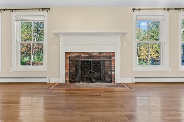 $1,200,000 | 3 Bhoireann Lane, York, ME 03909