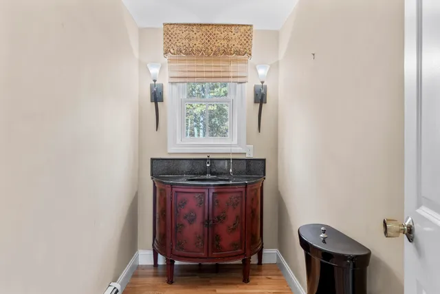 $1,200,000 | 3 Bhoireann Lane, York, ME 03909