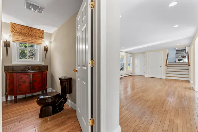 $1,200,000 | 3 Bhoireann Lane, York, ME 03909