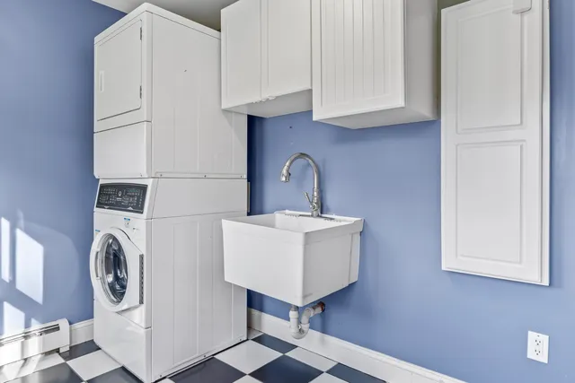 $1,200,000 | 3 Bhoireann Lane, York, ME 03909