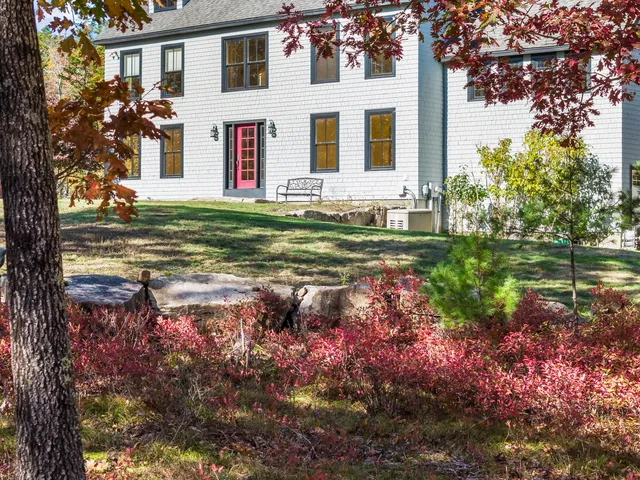 $1,200,000 | 3 Bhoireann Lane, York, ME 03909