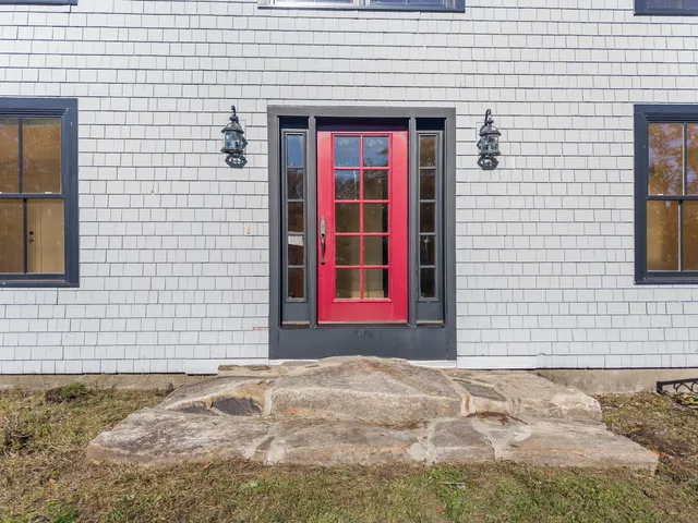 $1,200,000 | 3 Bhoireann Lane, York, ME 03909