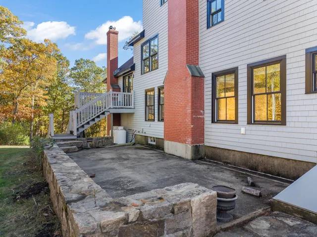 $1,200,000 | 3 Bhoireann Lane, York, ME 03909