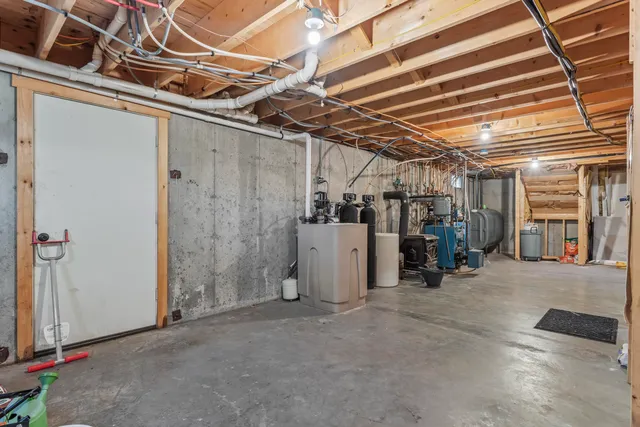 $1,200,000 | 3 Bhoireann Lane, York, ME 03909