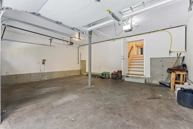 $1,200,000 | 3 Bhoireann Lane, York, ME 03909