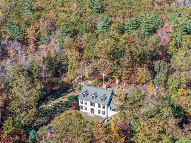 $1,200,000 | 3 Bhoireann Lane, York, ME 03909