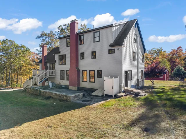 $1,200,000 | 3 Bhoireann Lane, York, ME 03909