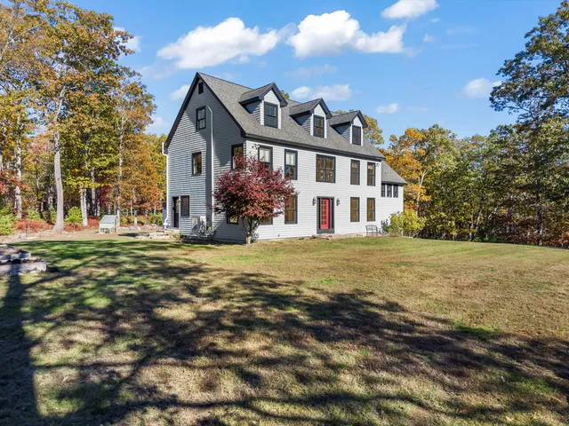 $1,200,000 | 3 Bhoireann Lane, York, ME 03909