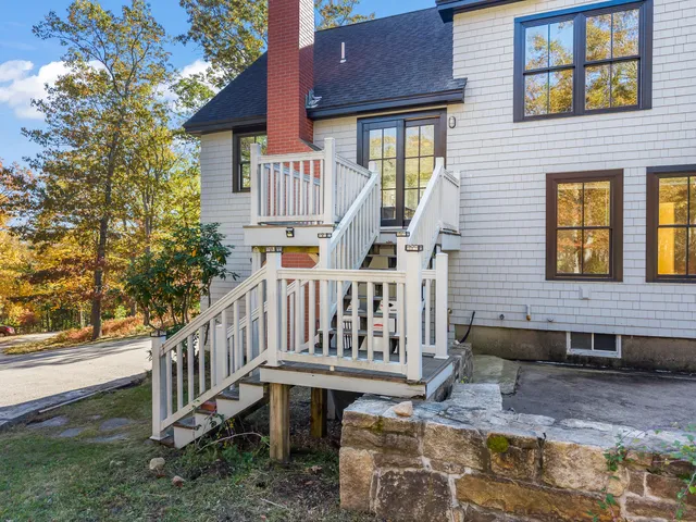 $1,200,000 | 3 Bhoireann Lane, York, ME 03909