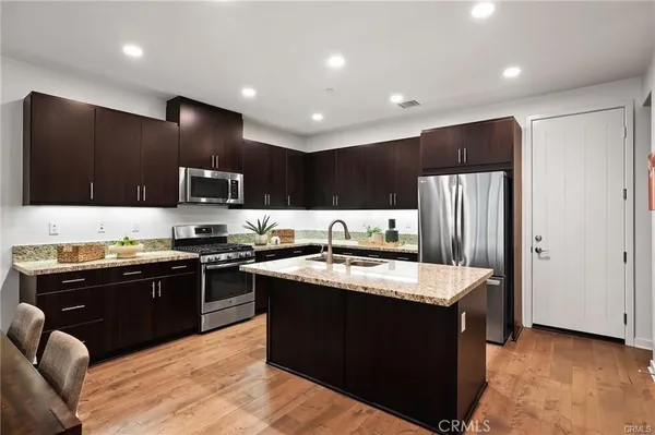 $4,400 | 53 Savannah, Lake Forest, CA 92630